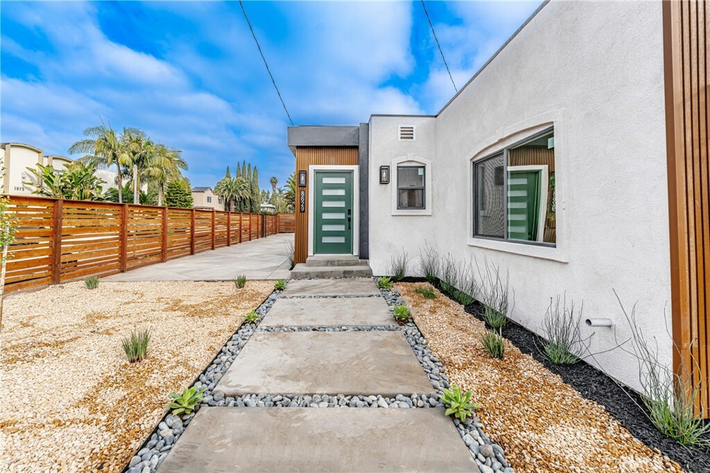 Property Photo:  8629 Guthrie Avenue  CA 90034 
