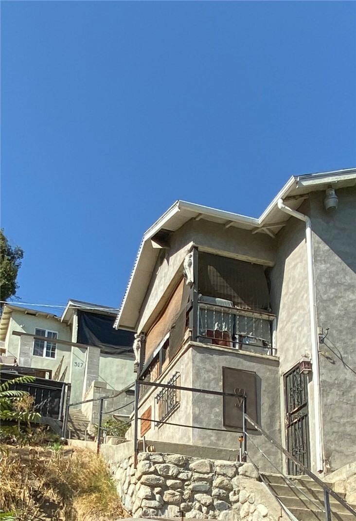 315 Isabel Street  Los Angeles CA 90065 photo