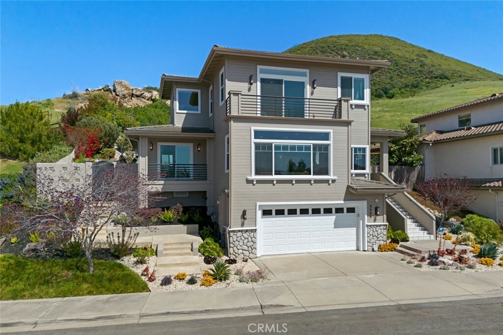 Property Photo: 4566 Spanish Oaks Drive CA 93401