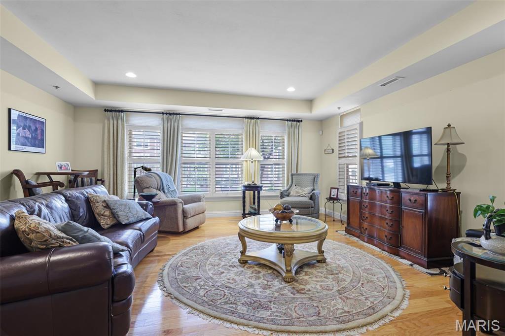 Property Photo:  520 North And South Road 105  MO 63130 