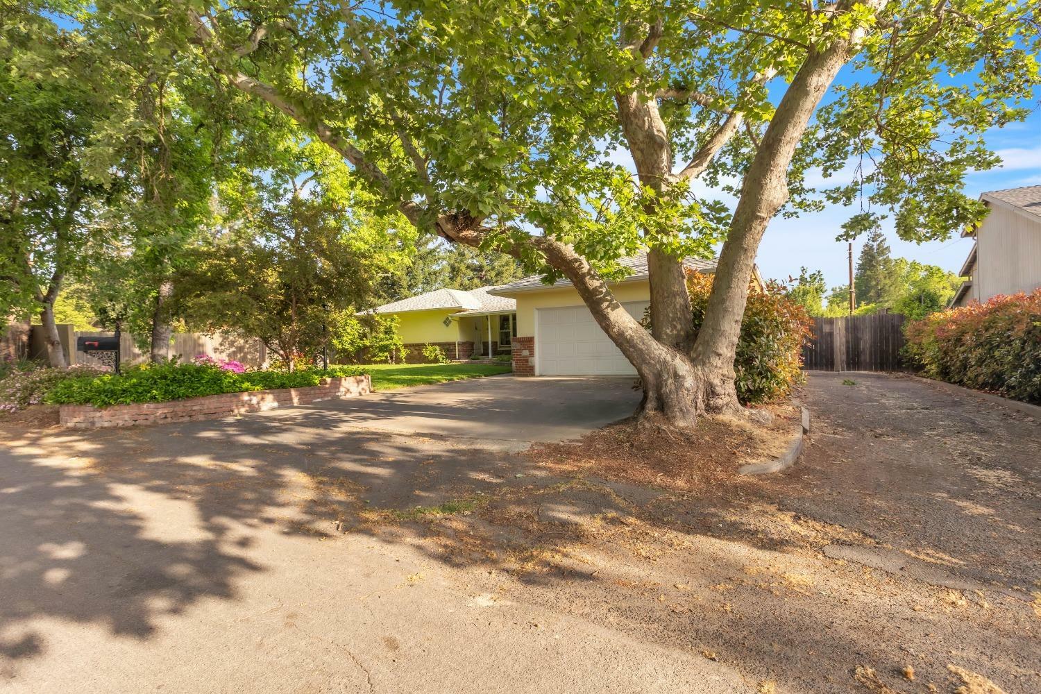 Property Photo: 4555 S Park Drive CA 95821