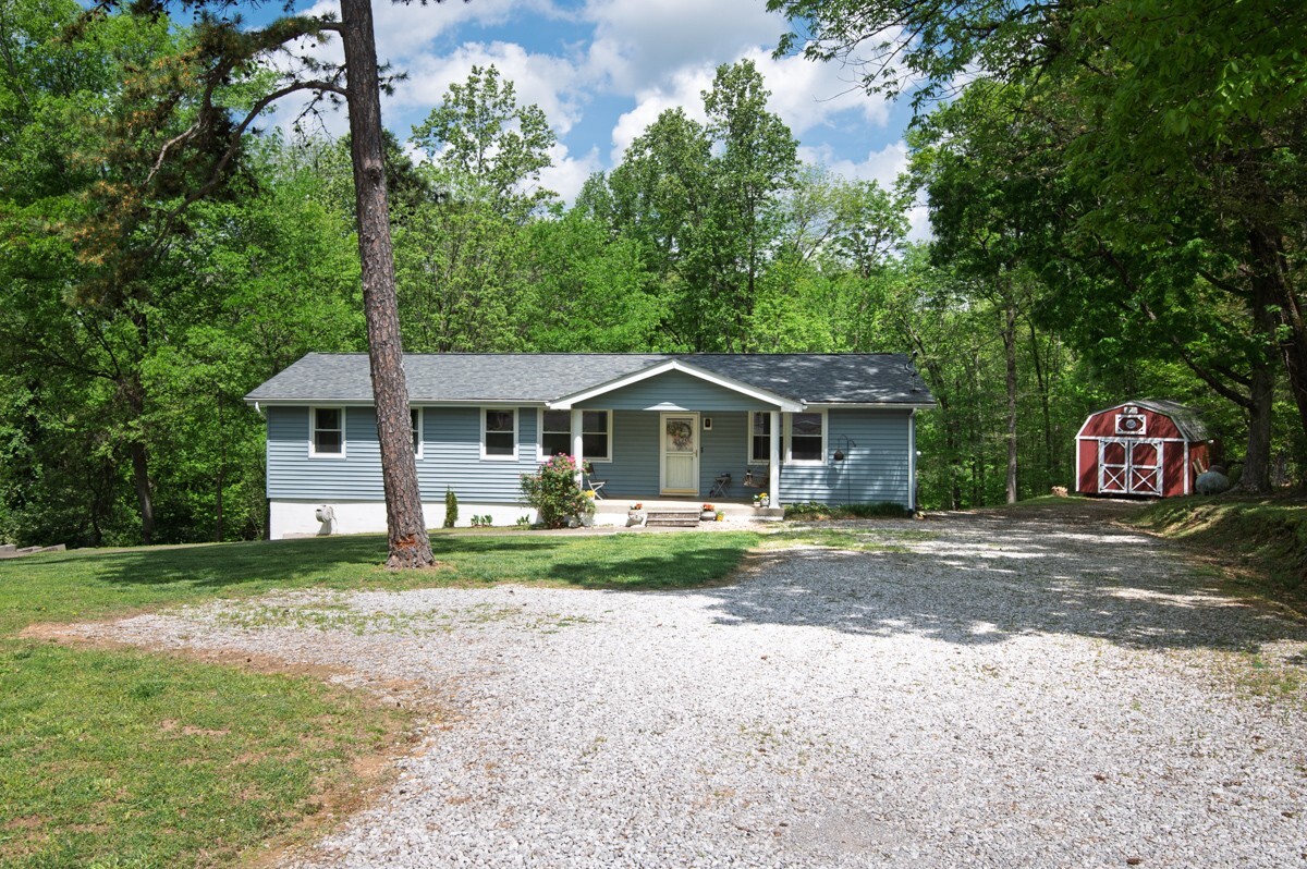 Property Photo: 5070 Ridge Rd TN 37080