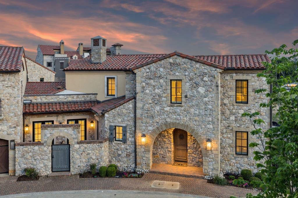 Property Photo: 9 Catalonia Drive TX 76262