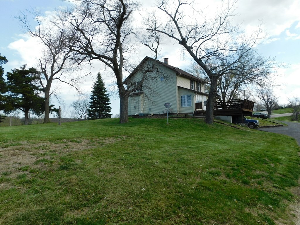 Property Photo:  