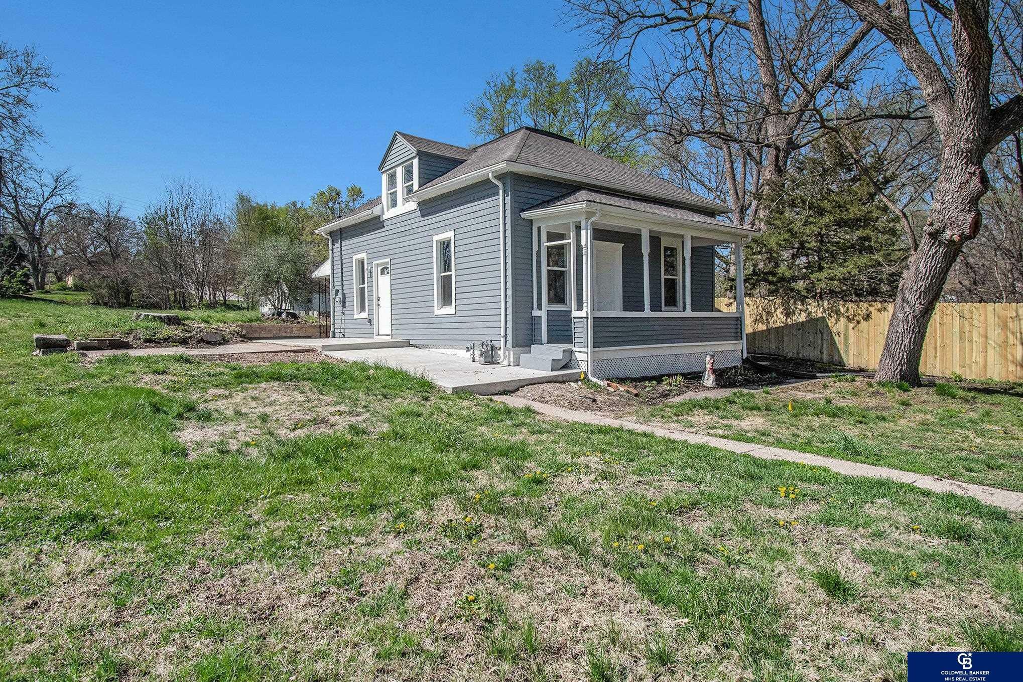 Property Photo: 1521 Avenue A NE 68048