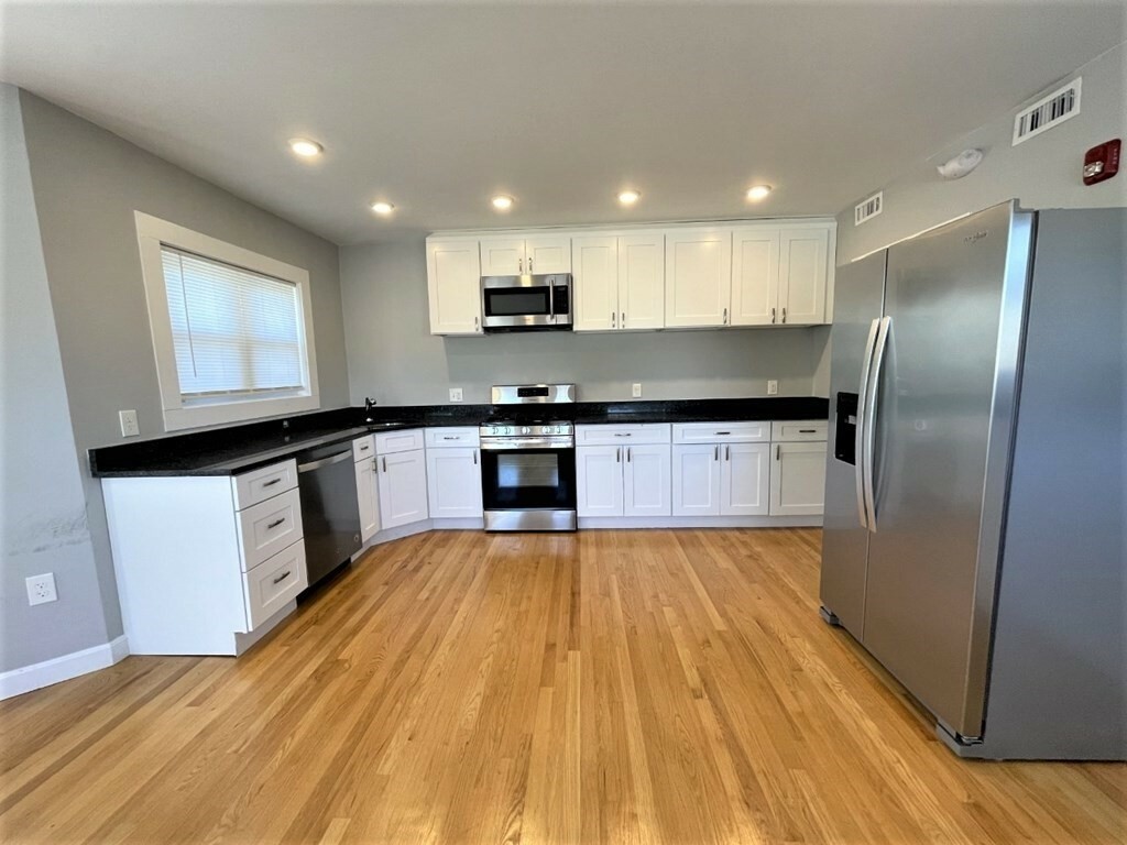 Property Photo:  539 Lincoln Ave 2  MA 01906 