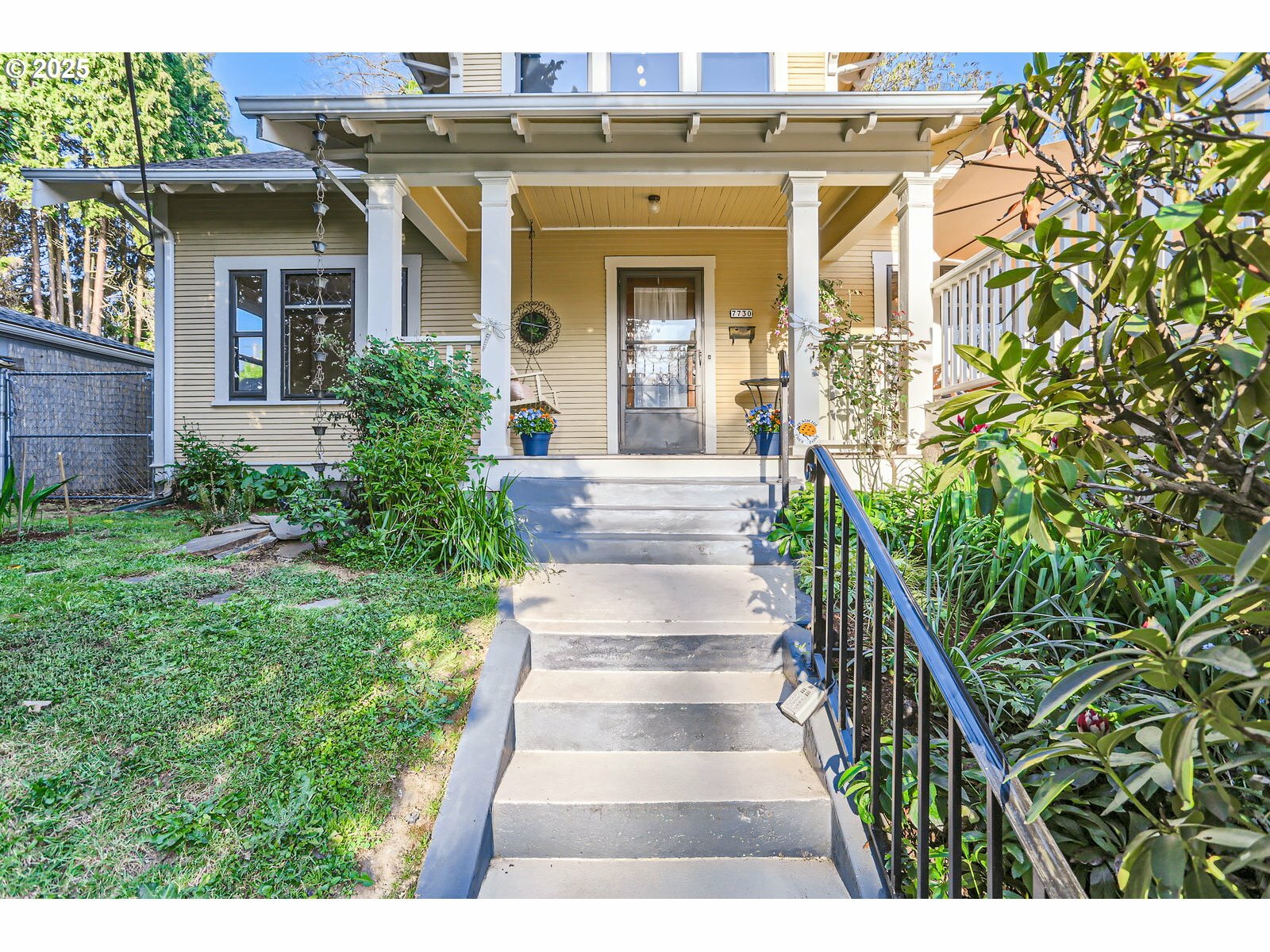 Property Photo: 7730 SE 45th Ave OR 97206