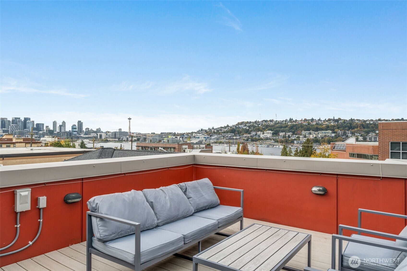 Property Photo: 2319 Franklin Ave E A WA 98102