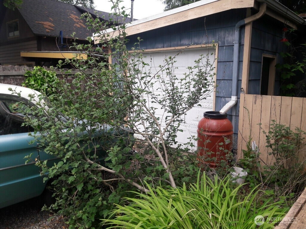 4052  Burton Place W  Seattle WA 98199 photo