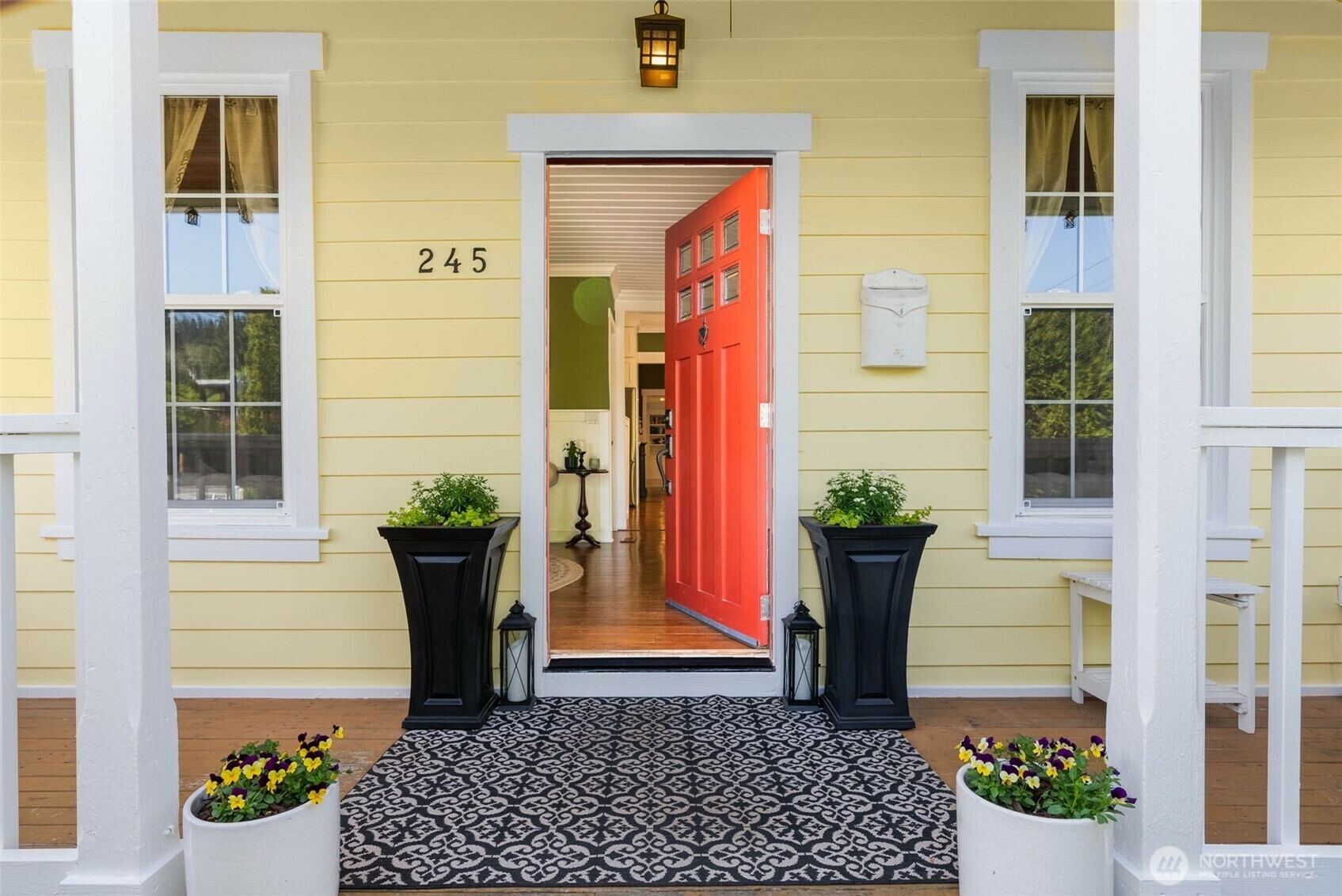 Property Photo: 245 SE Bush Street WA 98027