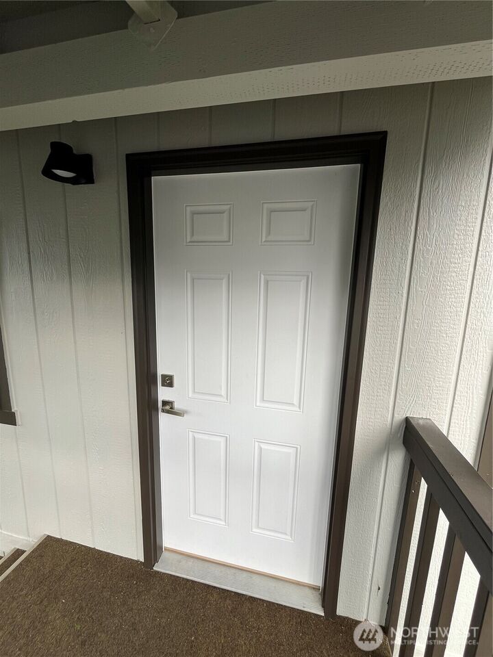 Property Photo:  707  37 Street SE 62  WA 98002 