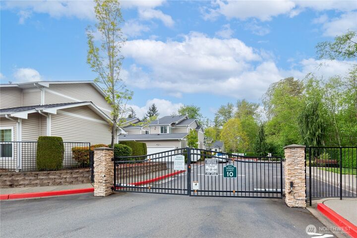 Property Photo: 18933 108th Lane SE WA 98055