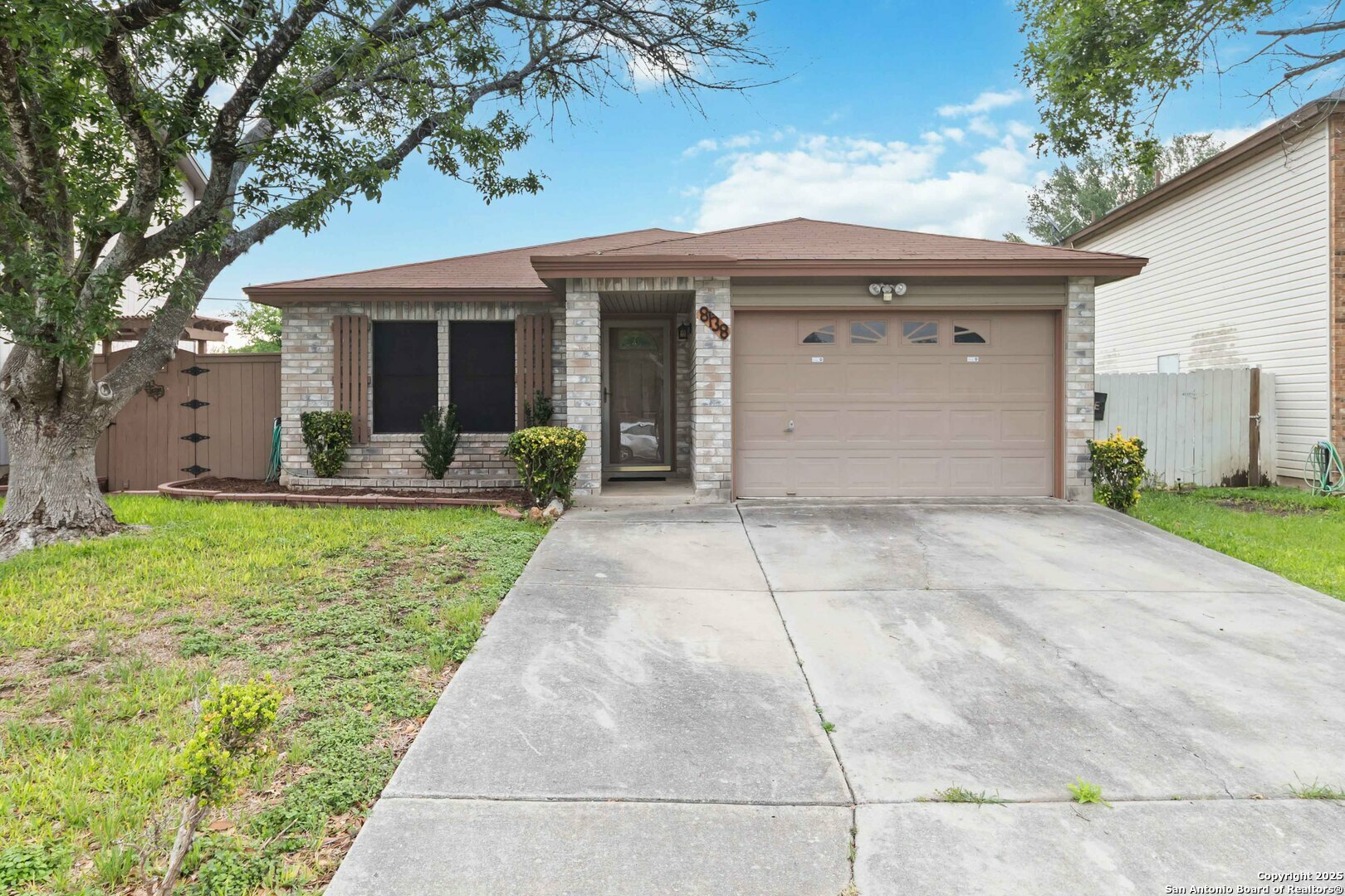 8138 Easy Meadow  Converse TX 78109 photo