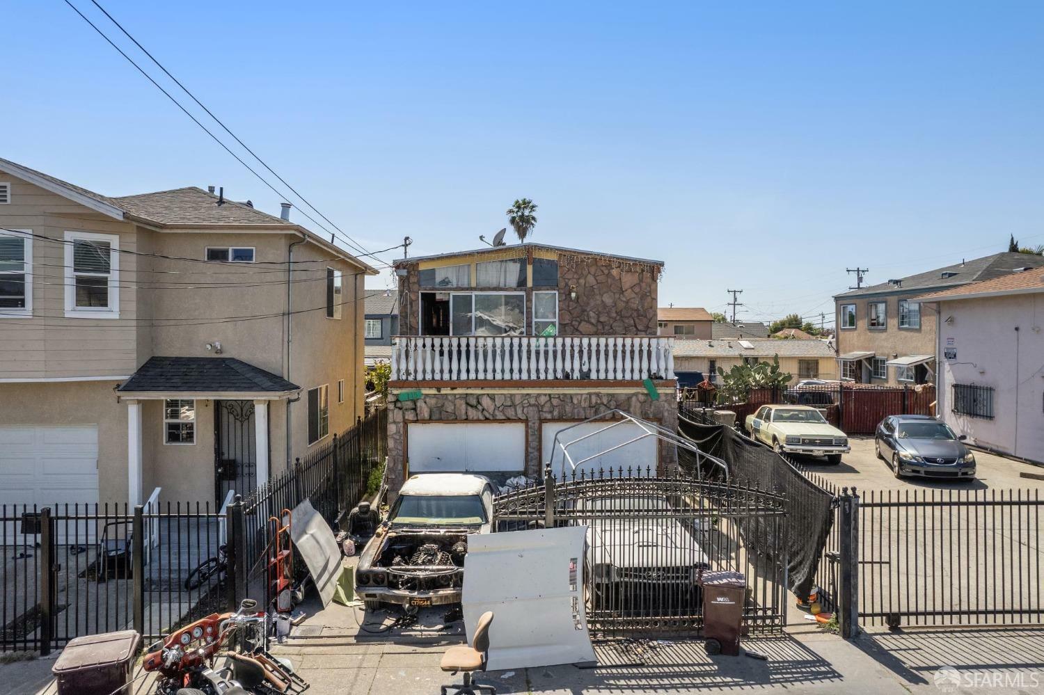 7115 Herbert Guice Way  Oakland CA 94621 photo