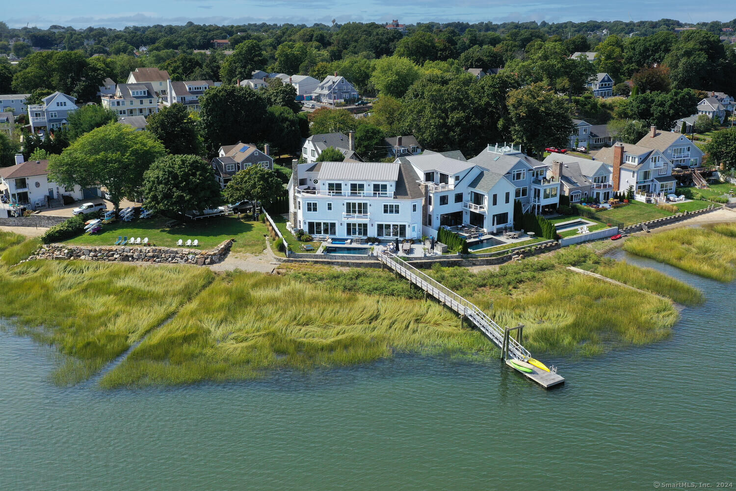 Property Photo: 72 Shorefront Park CT 06854