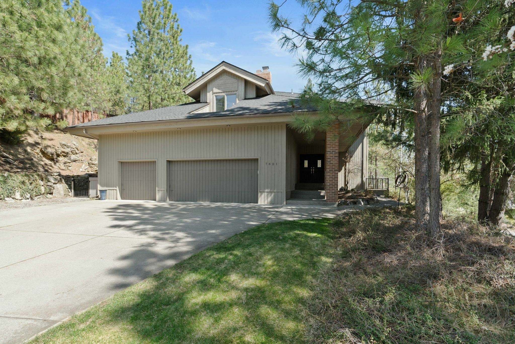 Property Photo: 7621 E Woodview Ct WA 99212
