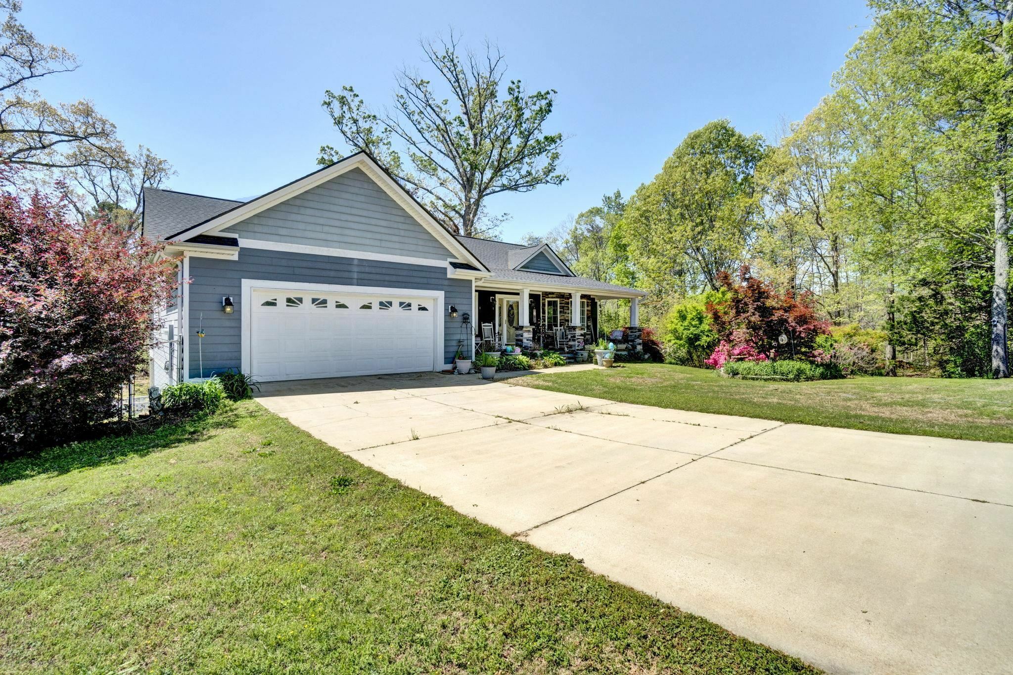 Property Photo: 21 Martin Drive SC 29617-6732