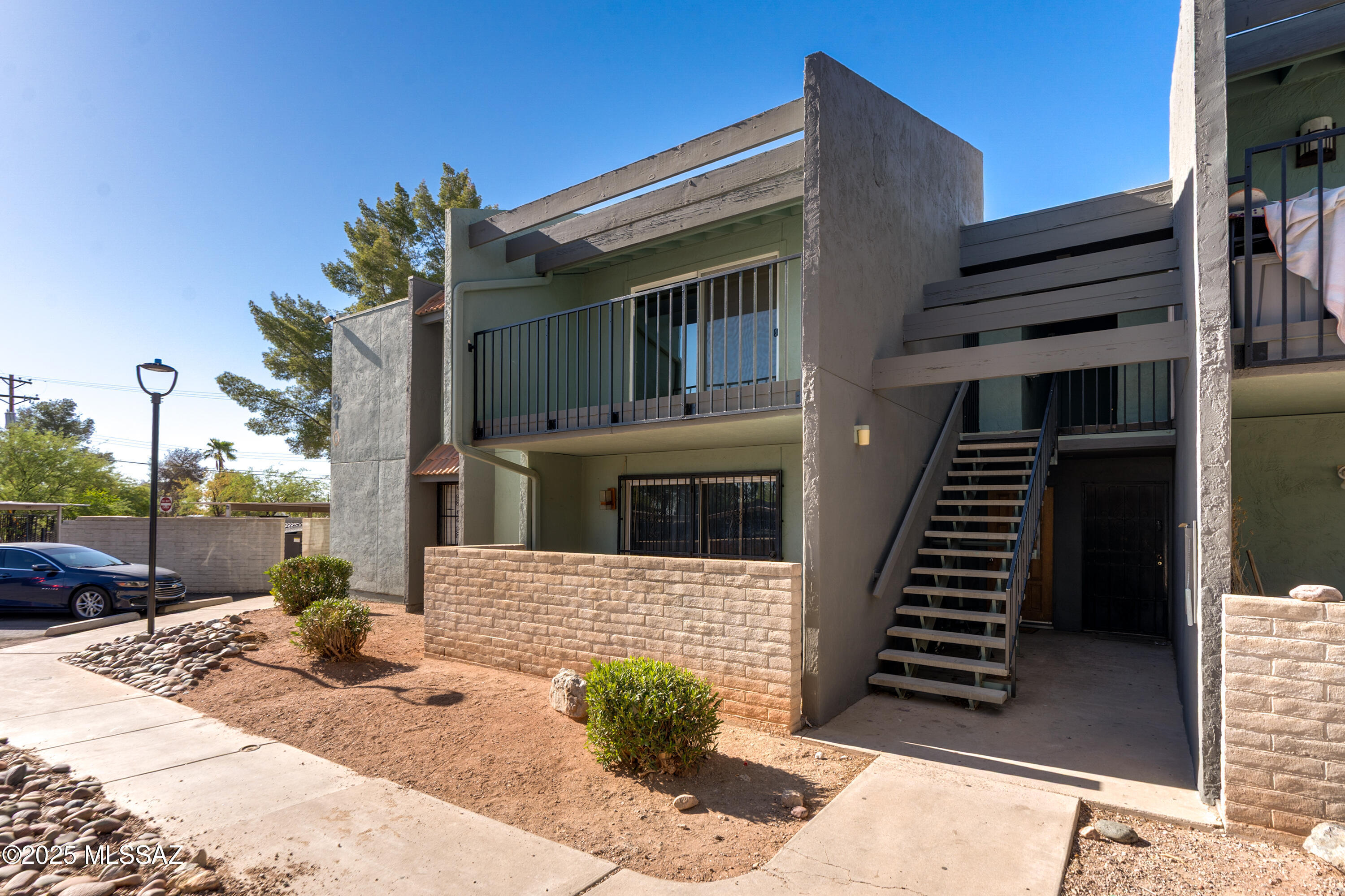 Property Photo: 810 S Langley Avenue 204 AZ 85710