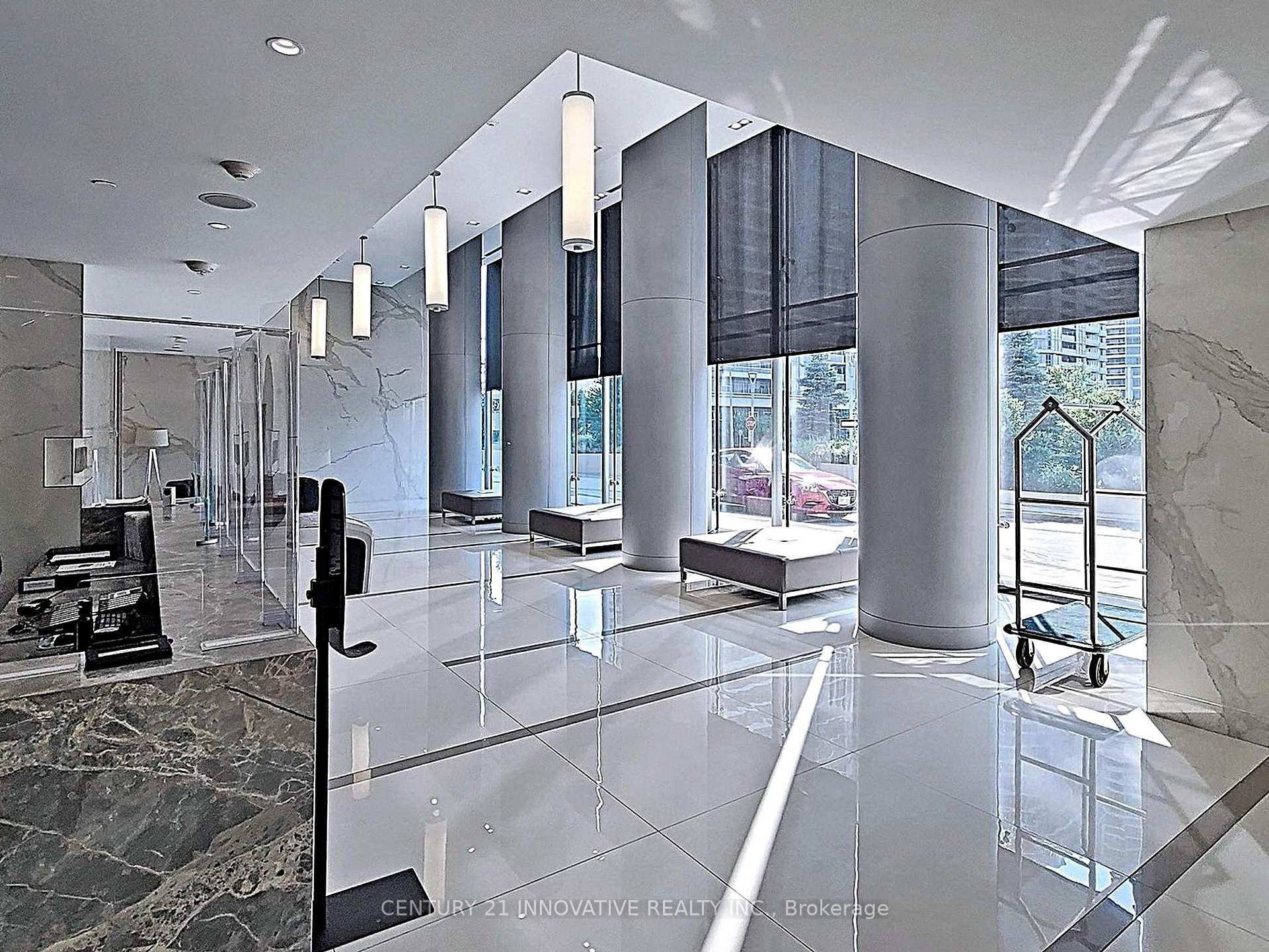 Property Photo: 275 Village Green Square 2616 ON M1S 0L8