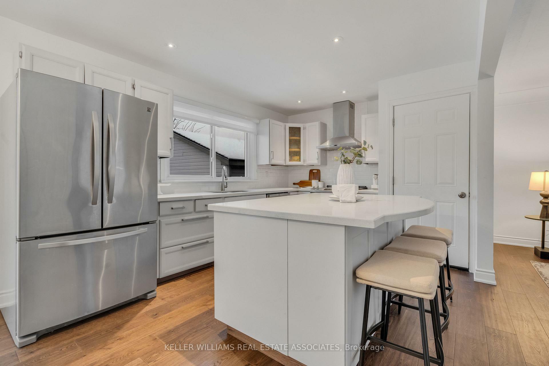 Property Photo: 5419 Spruce Avenue ON L7L 1N8