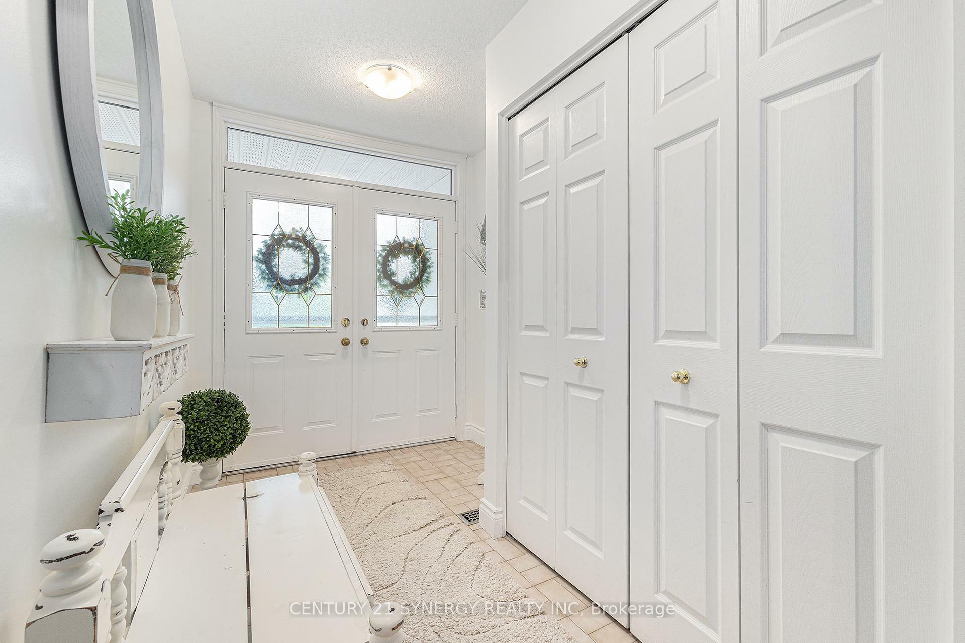 Property Photo: 44 Innesbrook Court ON K2S 1C7