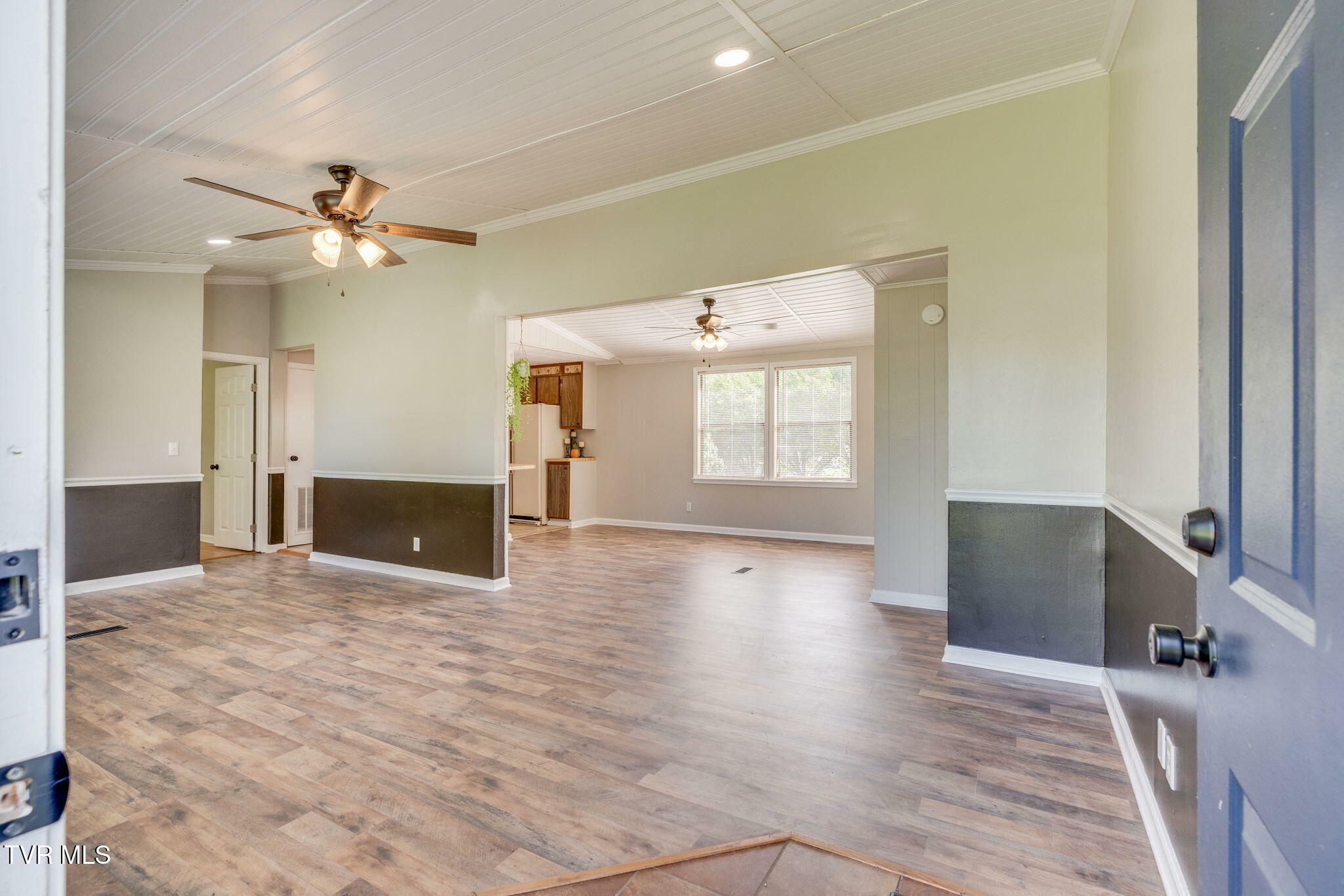 Property Photo: 302 Calumet Court TN 37660