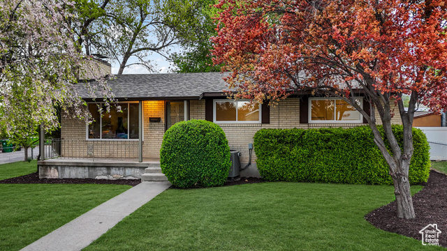 Property Photo: 1415 E Skyview Dr UT 84124