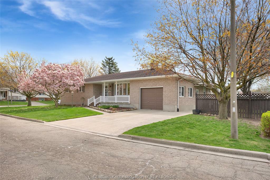 Photo de la propriété: 36 Bridle Path Road ON N8A 5A9