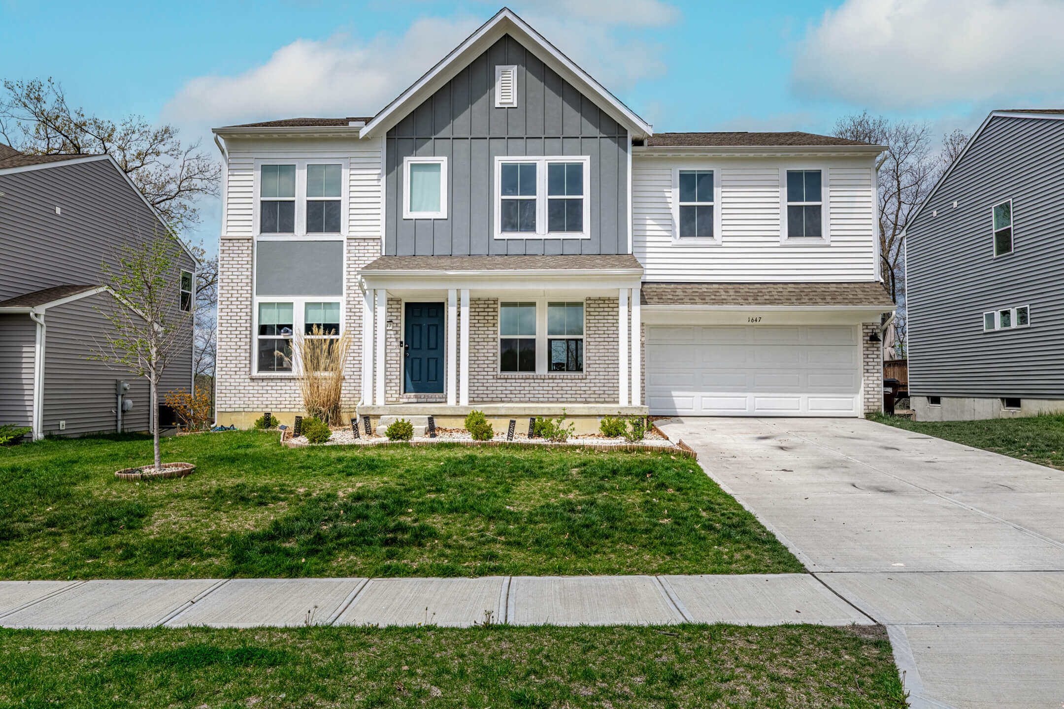 Property Photo: 1647 Arden Bend OH 45324