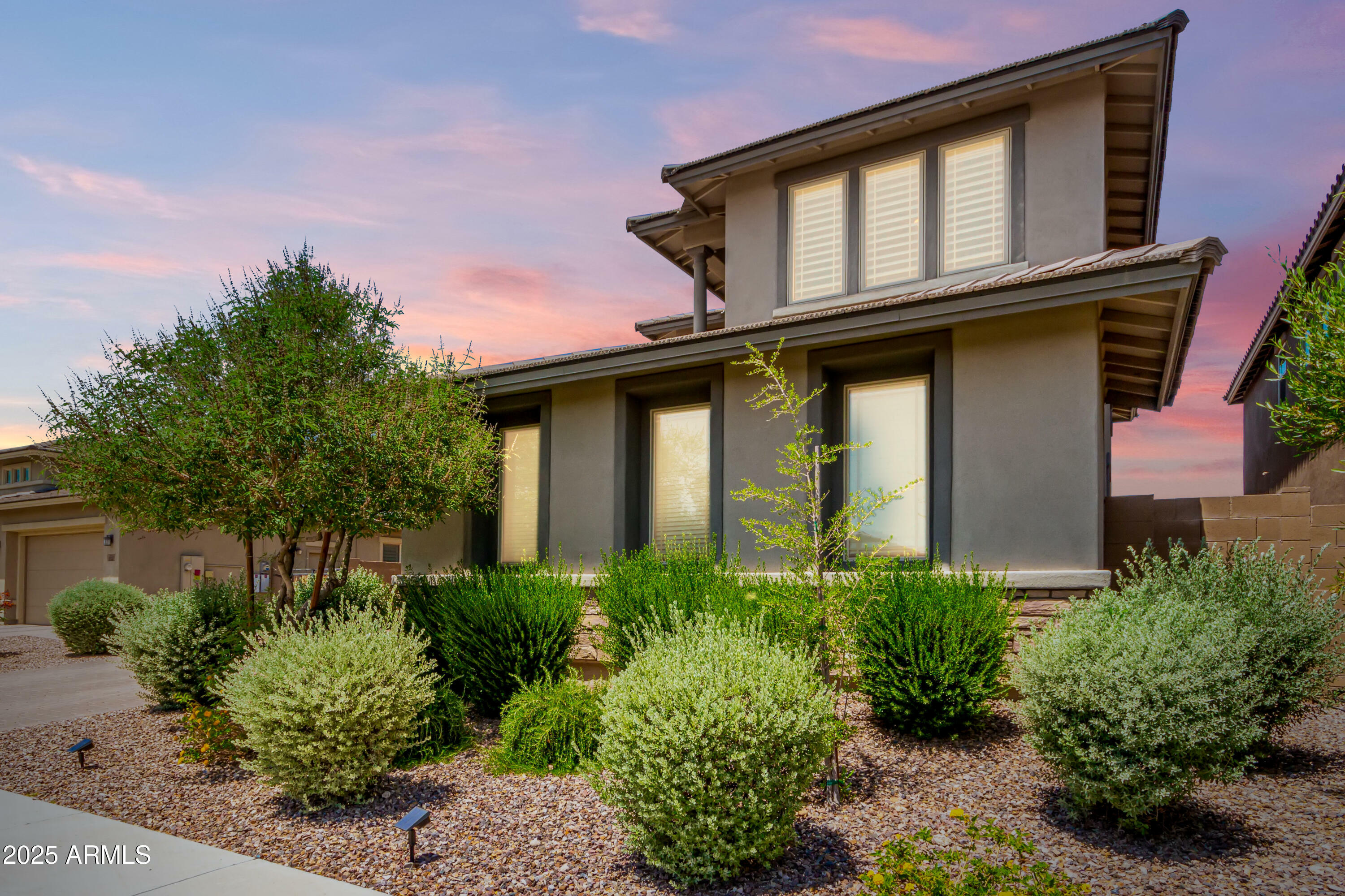 Property Photo: 9342 W White Feather Lane AZ 85383