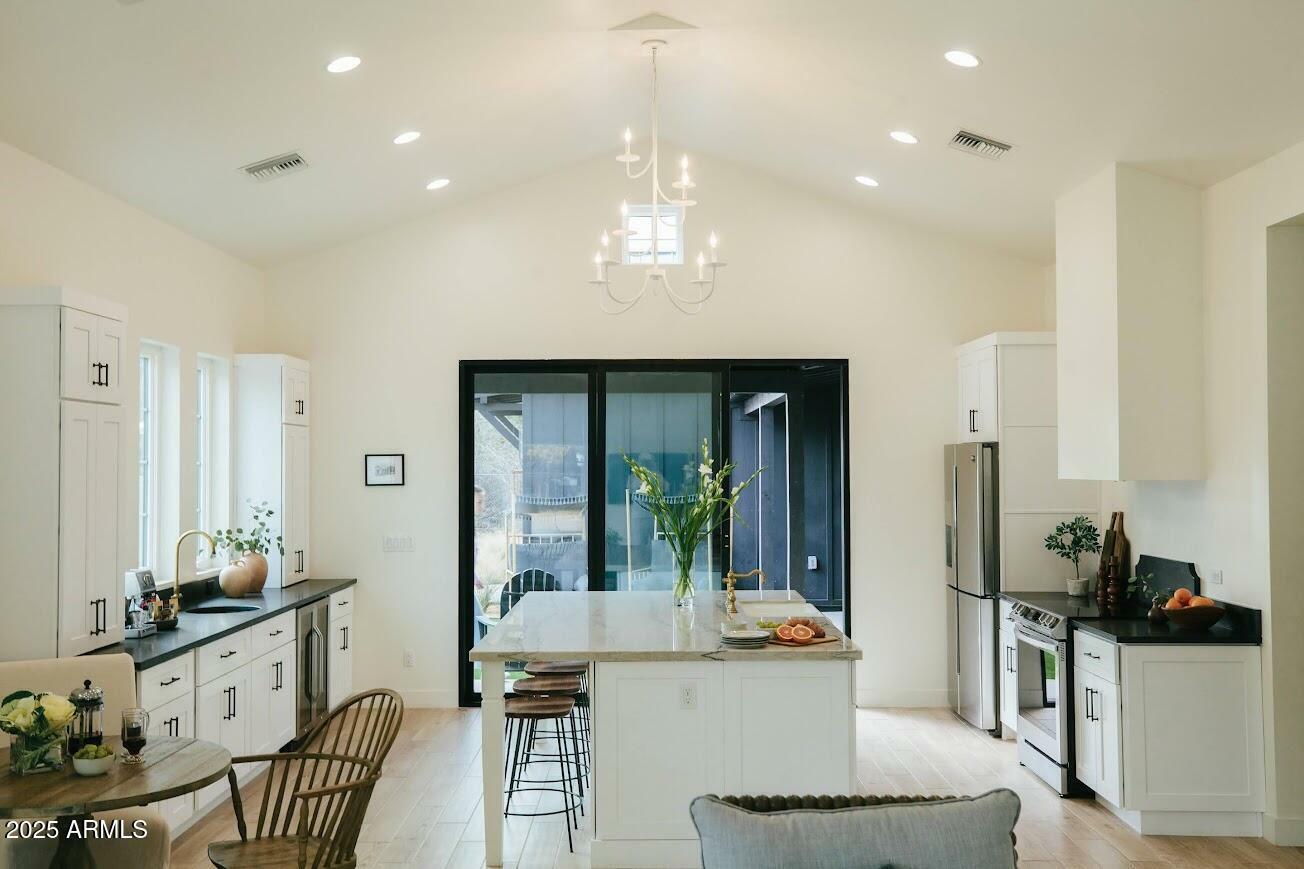 Property Photo: 419 W 11th Street AZ 85281