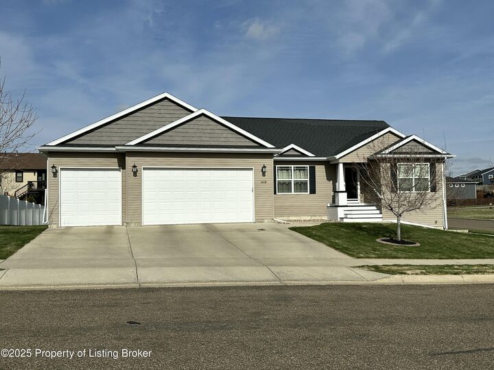 Property Photo: 2418 Prairie Oak Drive ND 58601