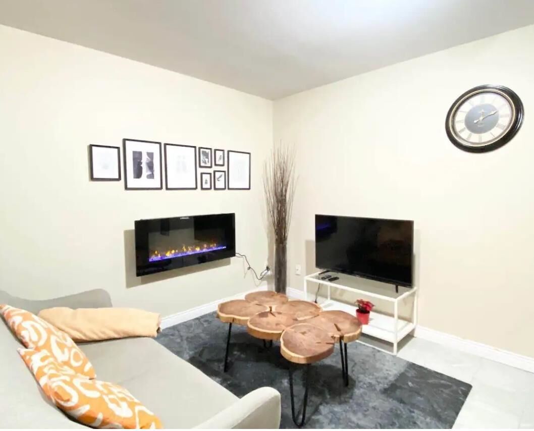 Property Photo:  159xx 89A Avenue  BC V4N 5M2 