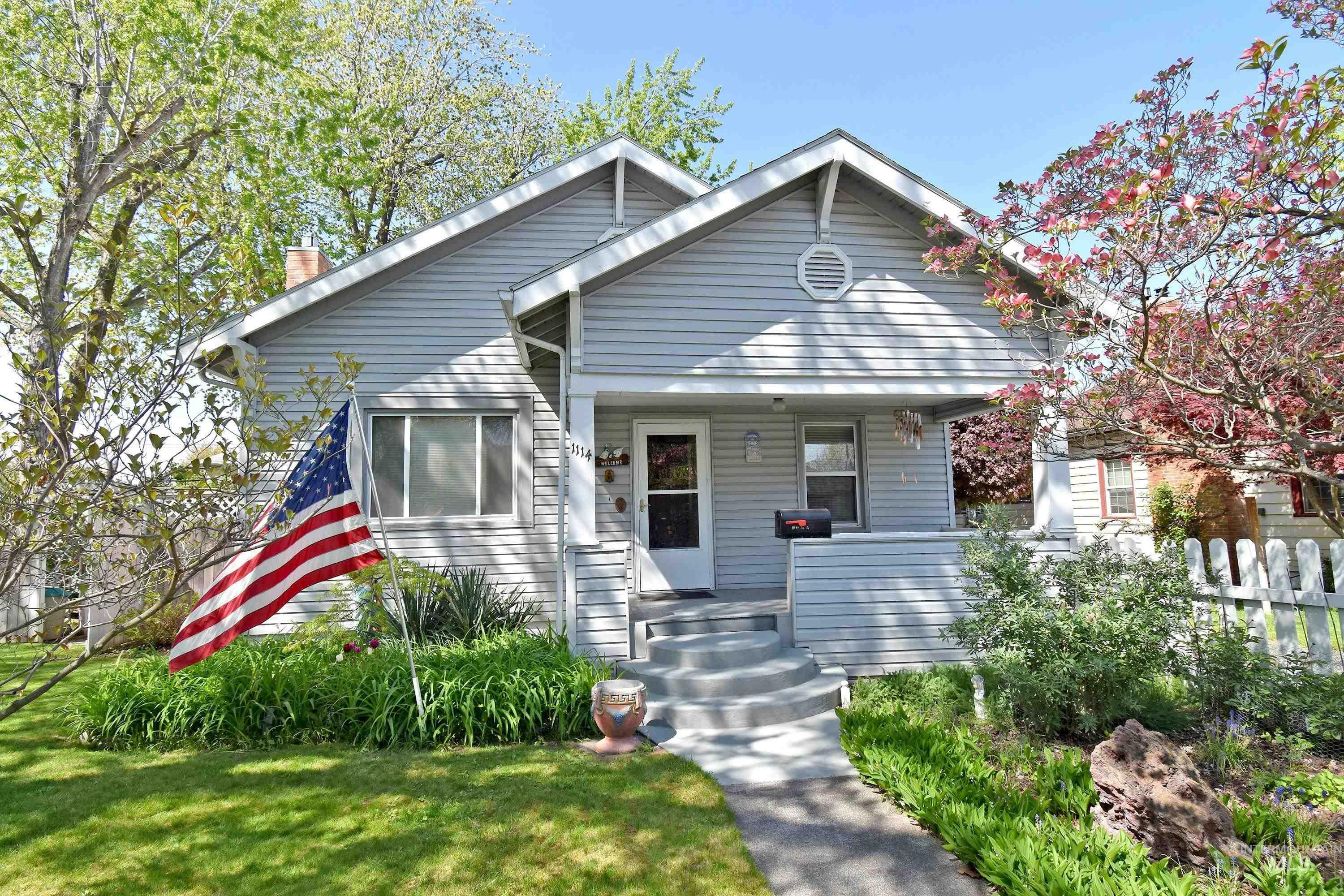 Property Photo: 1114 7th Street WA 99403