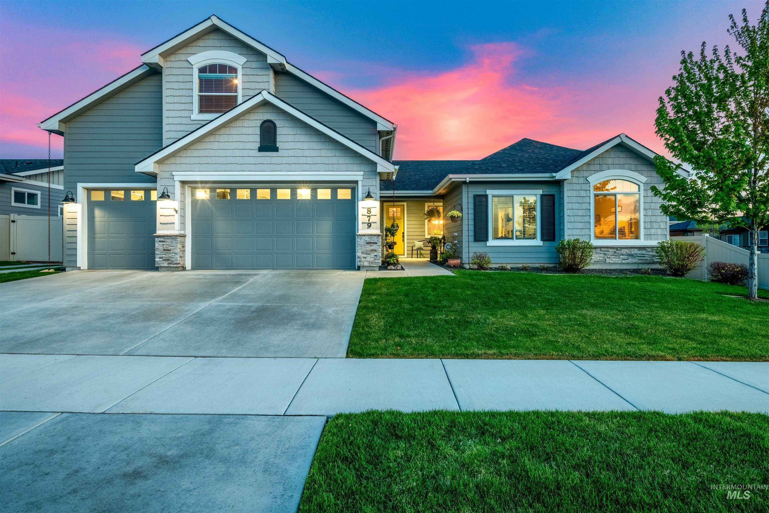 Property Photo: 879 E Buck Drive ID 83634