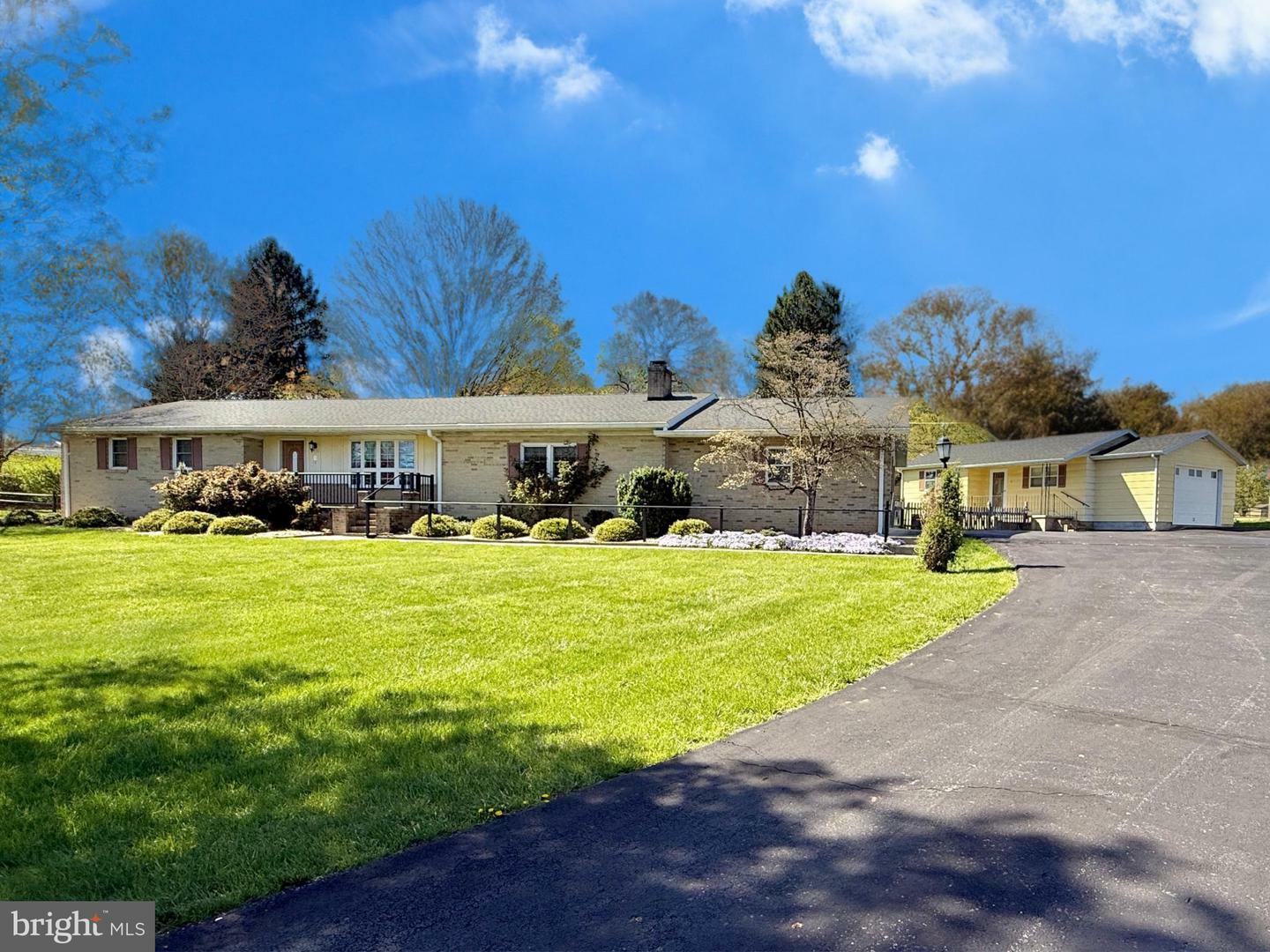 Property Photo: 153 Collins Drive WV 25403