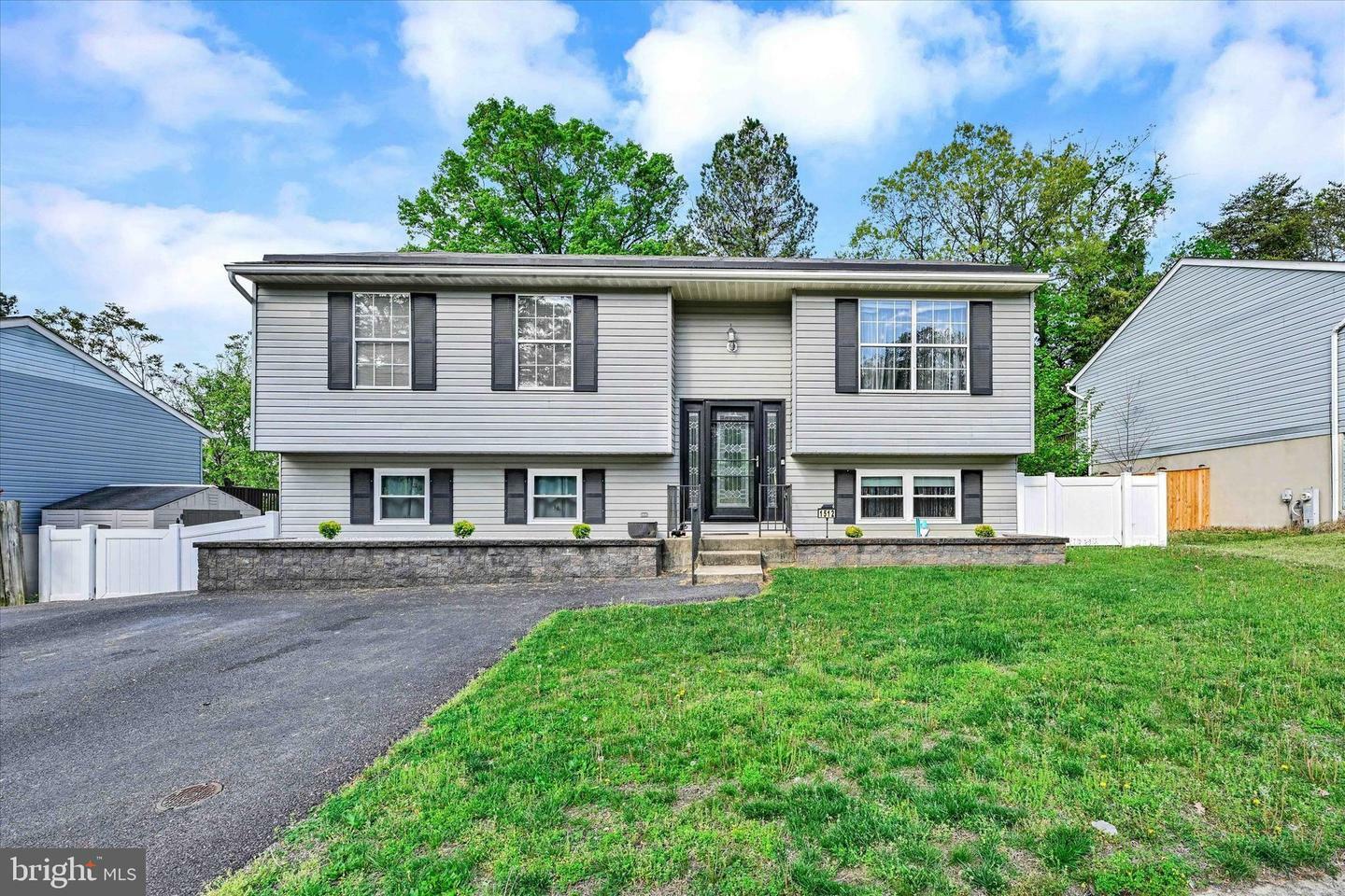 Property Photo: 1512 Lochaber Court MD 21061