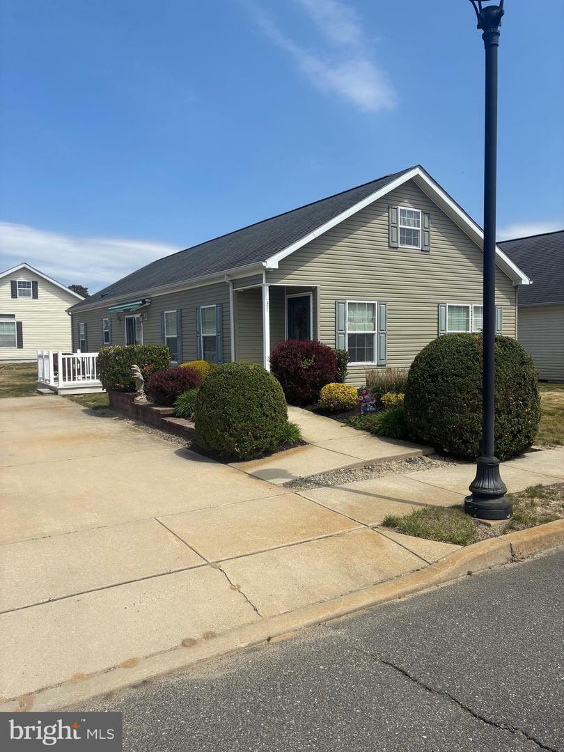 Property Photo: 37 Paul Revere Ct Paul Revere Court NJ 08332