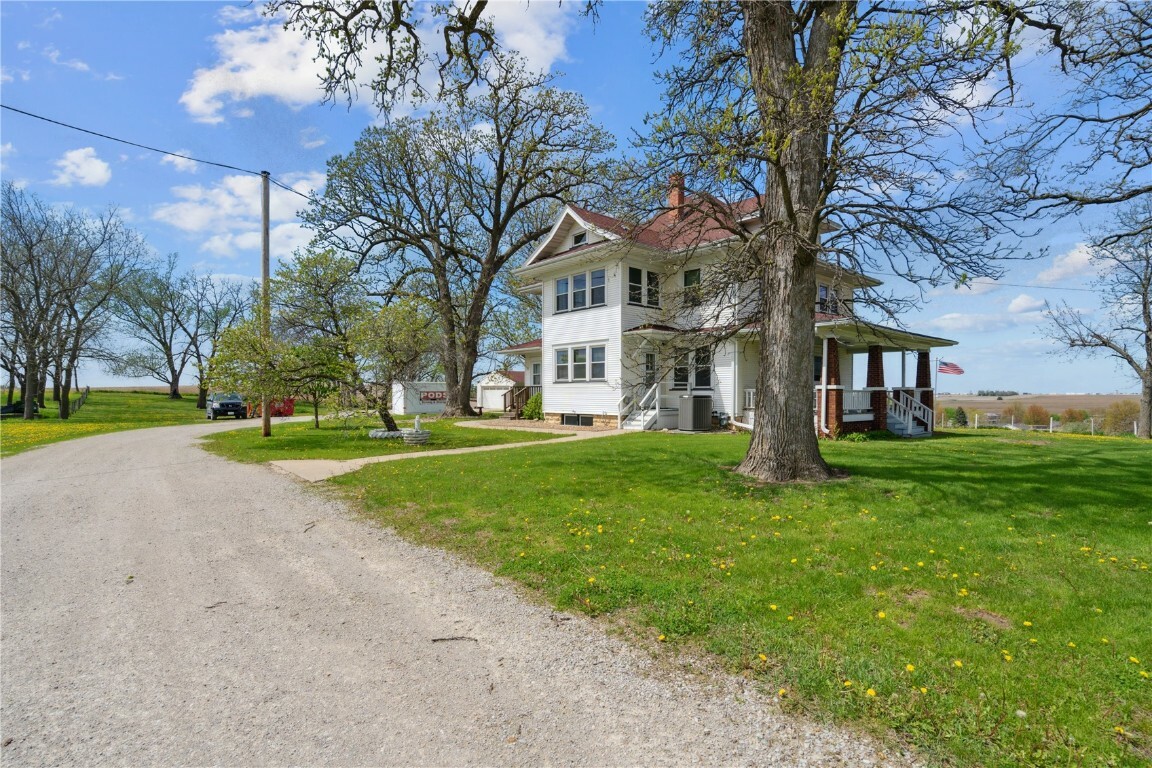 Property Photo: 527 Swisher View Dr SW IA 52338
