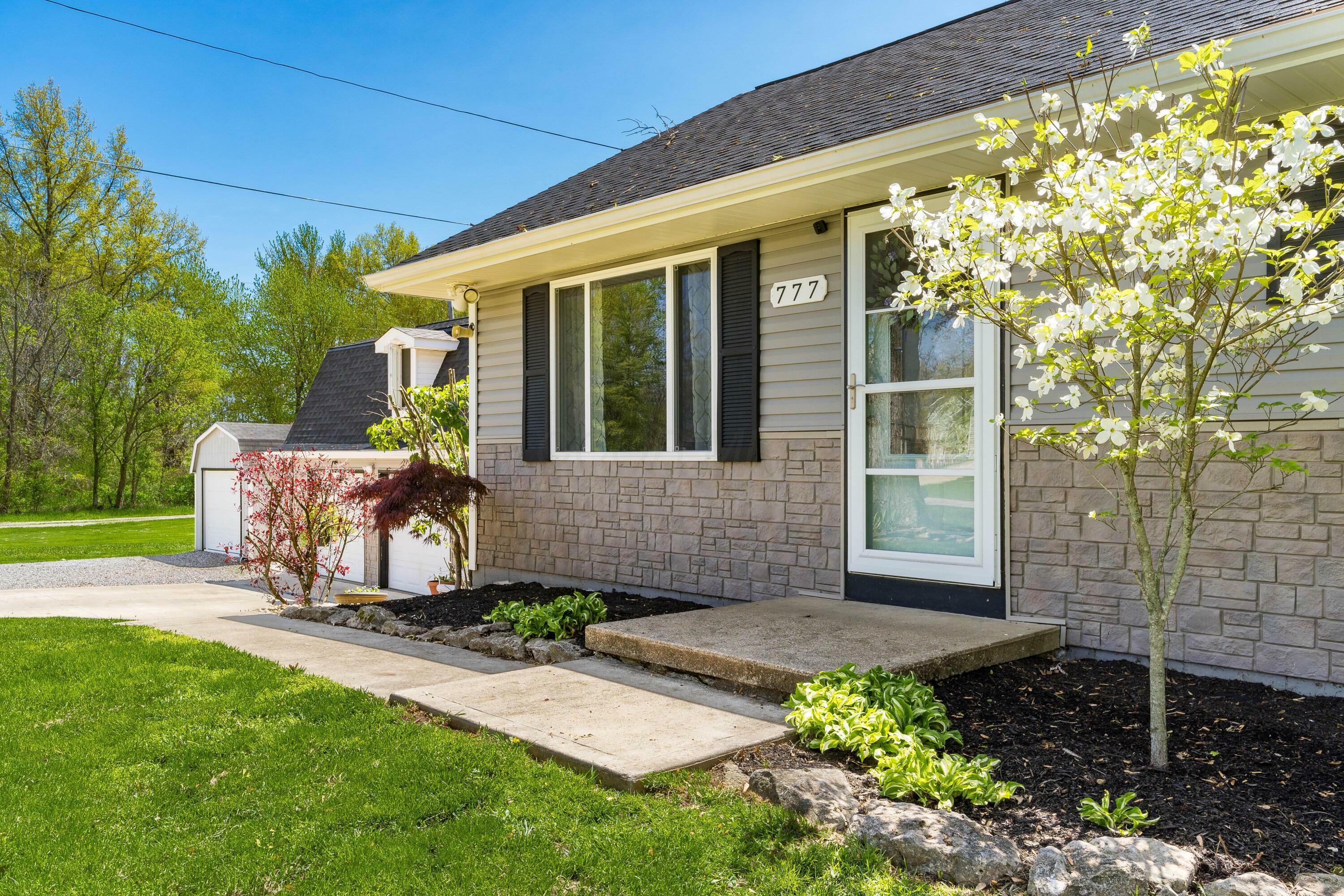 Property Photo: 777 South Street OH 43018