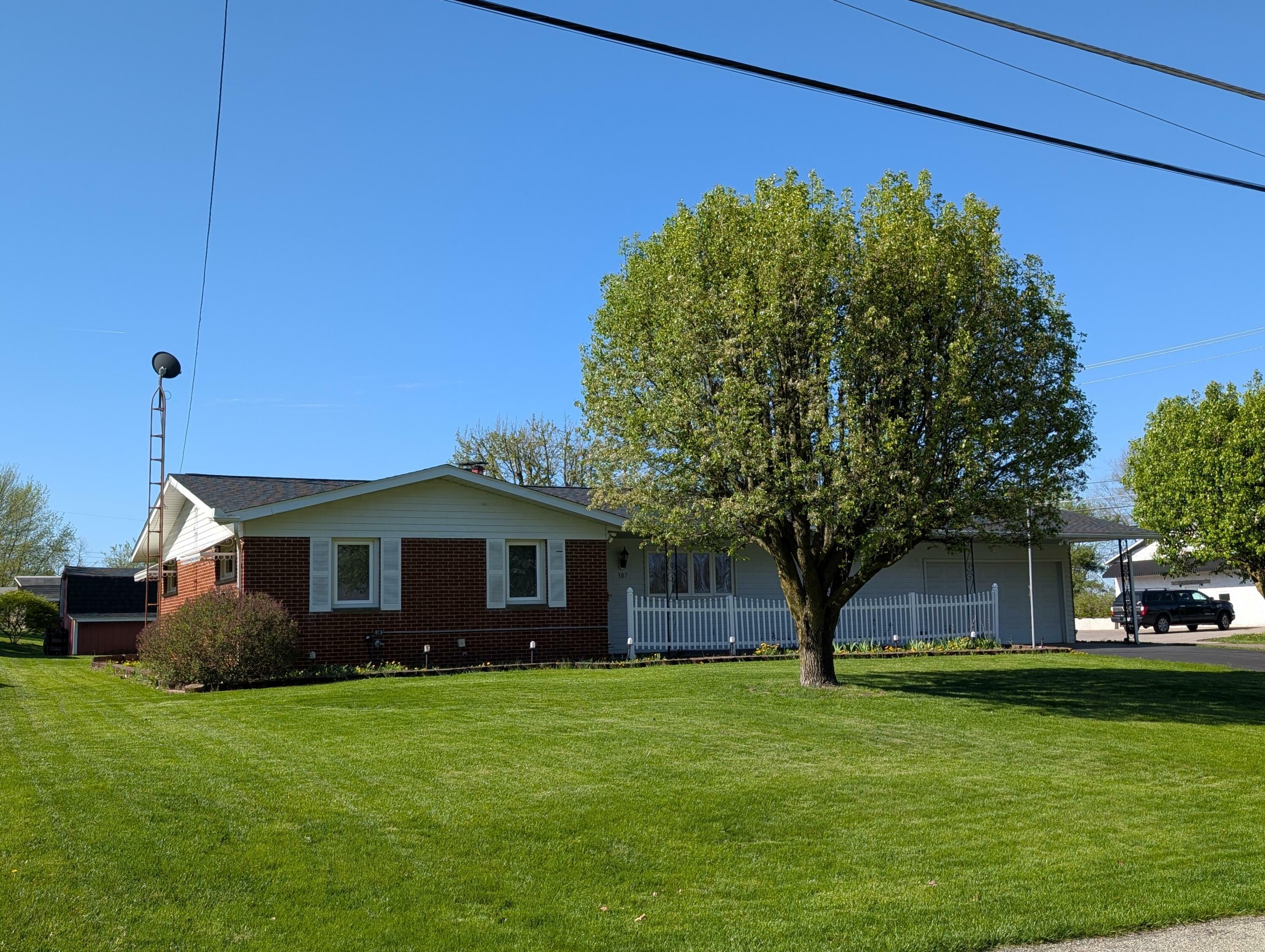 Property Photo: 307 Lee Street OH 43338