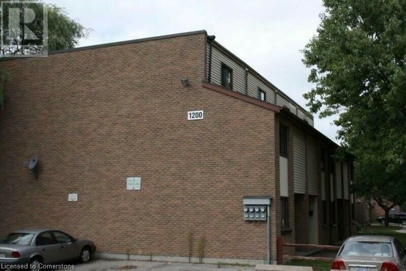 Property Photo: 1200 Courtland Avenue East 27 ON N2C 1K7