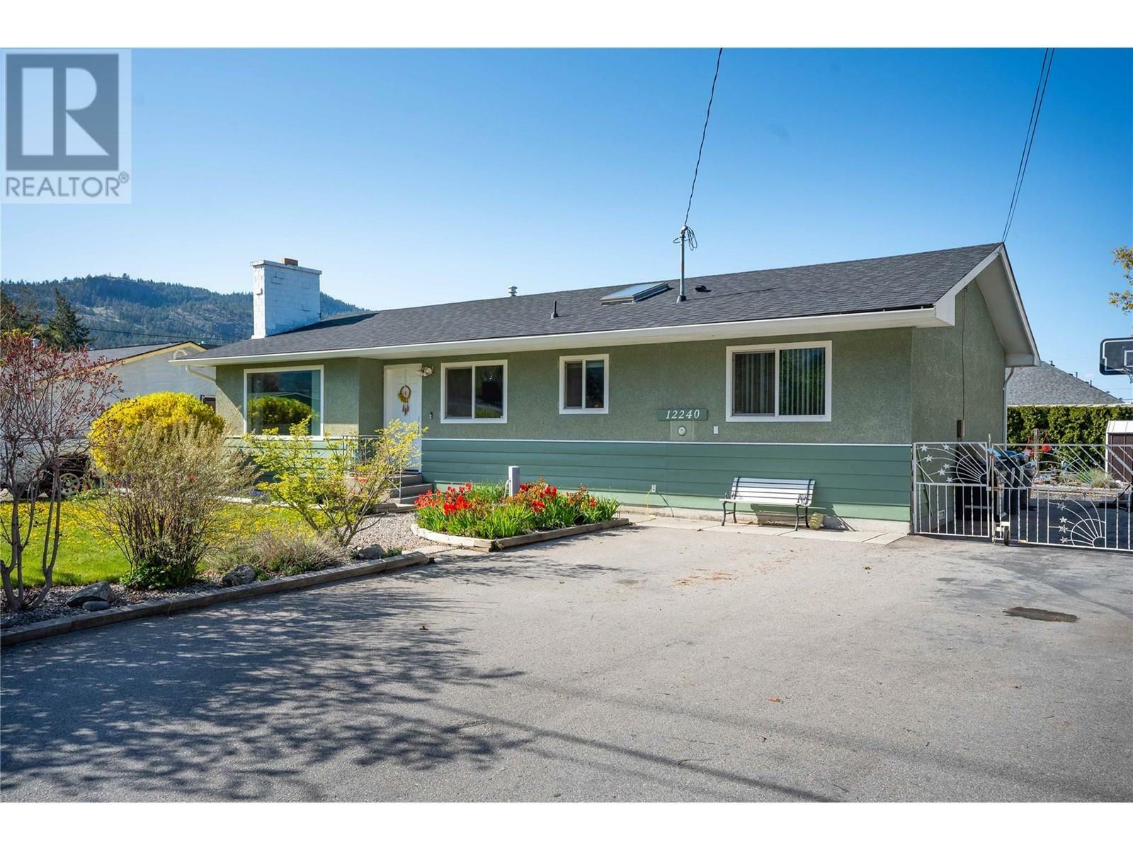 Property Photo: 12240 Saunders Crescent BC V0H 1Z0