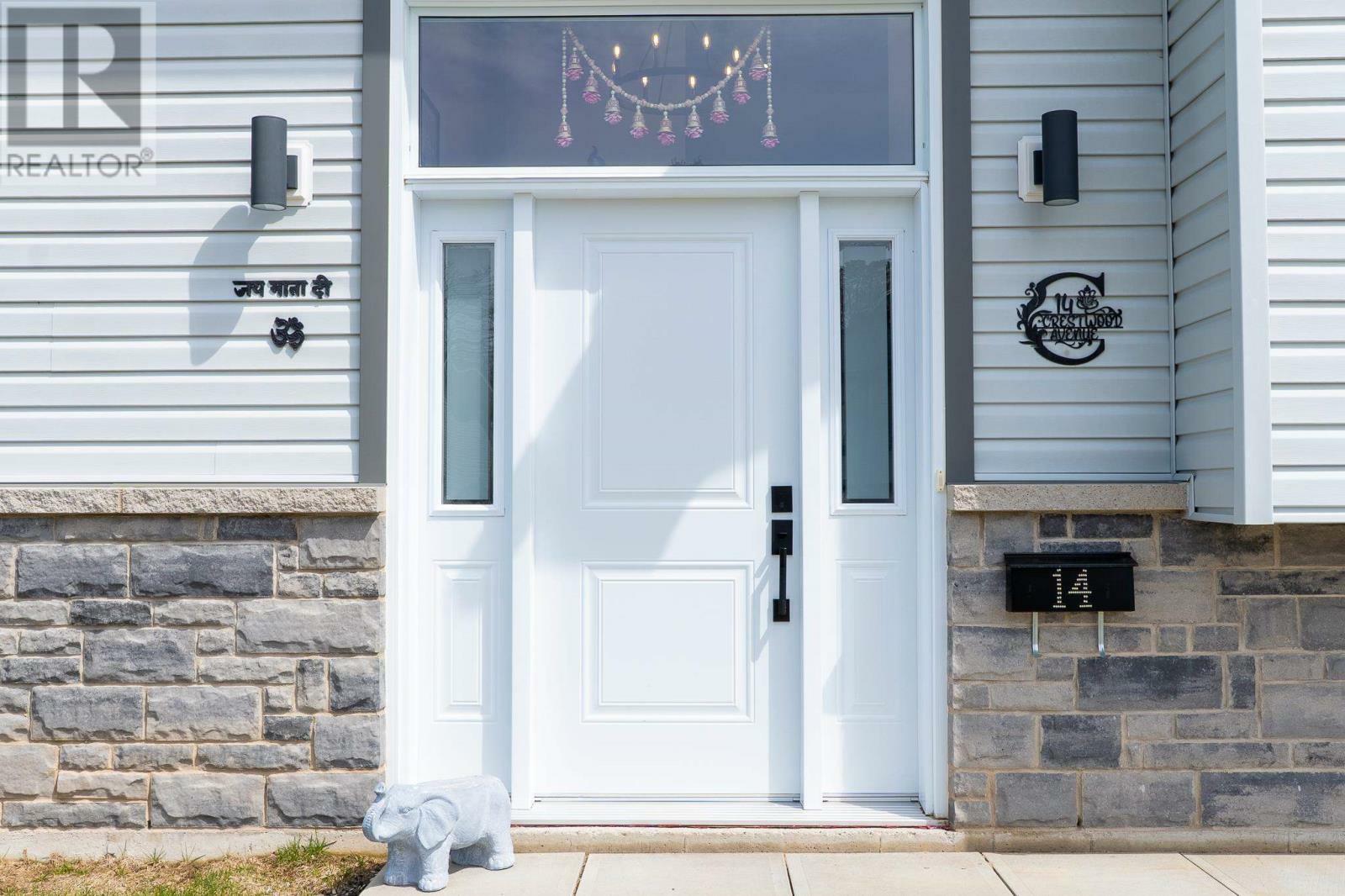 Property Photo: 14 Crestwood Ave ON P6A 6T2