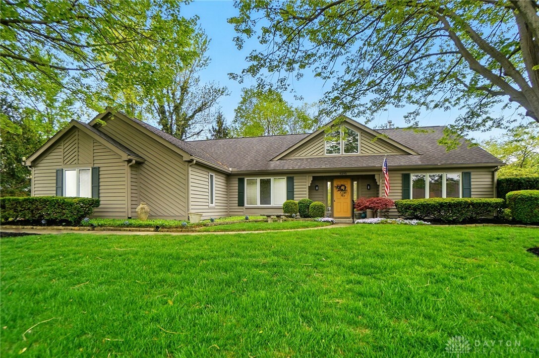 Property Photo: 9395 Foxburrow Way OH 45458