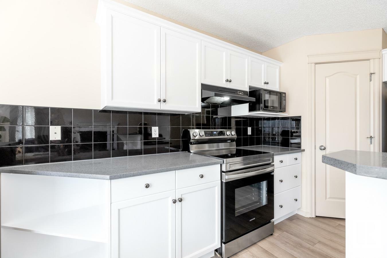 Property Photo:  1116 84 Street SW  AB T6X 1E3 