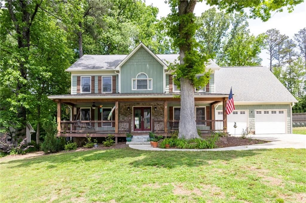 Property Photo: 5531 Hurstcliffe Drive NW GA 30152