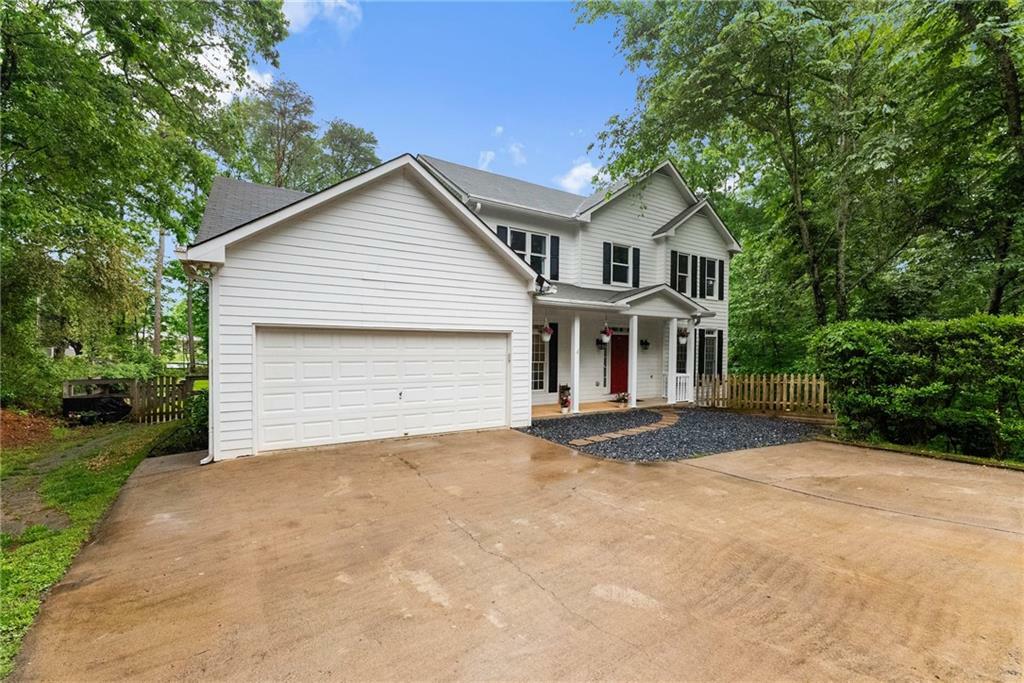 Property Photo: 1620 Bluewater Court GA 30041