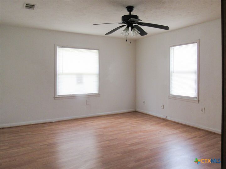 Property Photo: 401 Veterans Avenue TX 76522