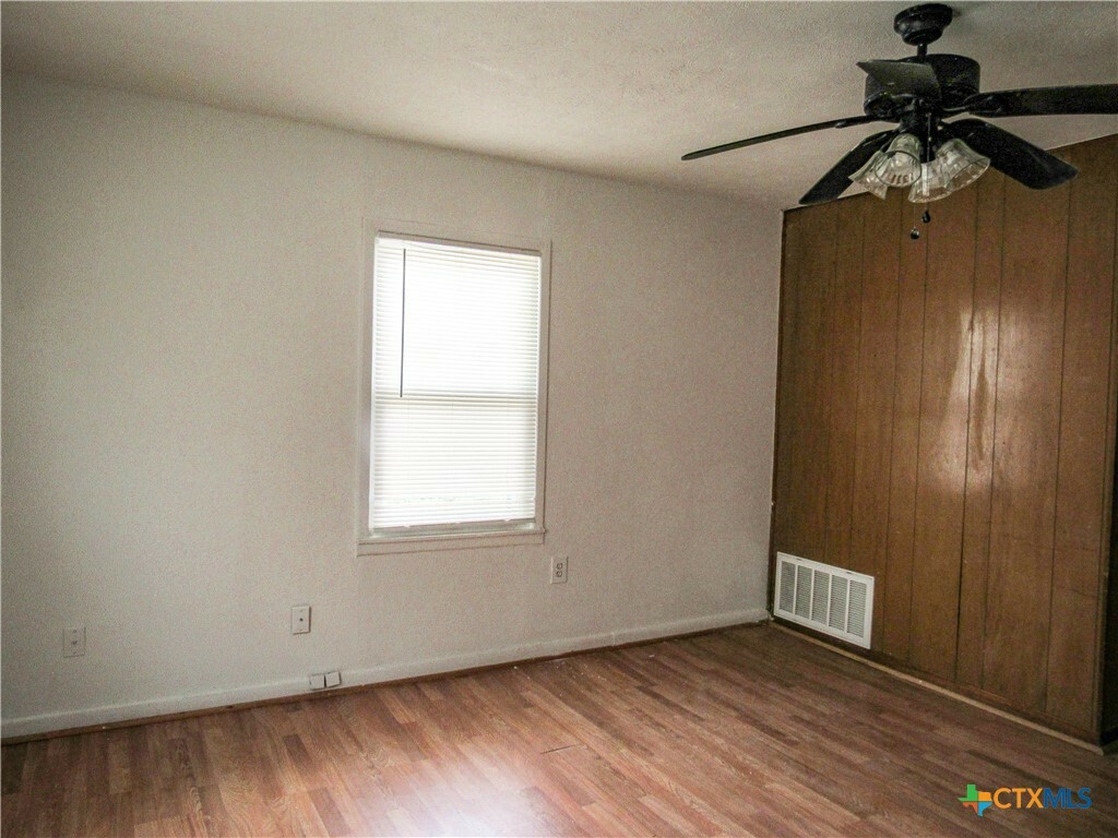 Property Photo: 401 Veterans Avenue TX 76522